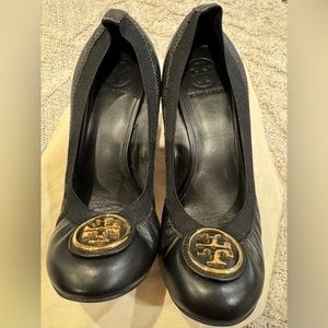 New TORY BURCH Caroline Wedges | Black | Size 9